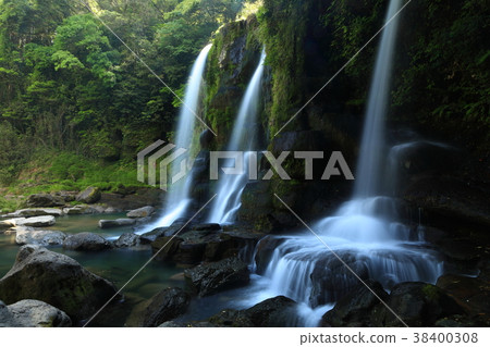 Sogo, Kagoshima “Kirihara Falls” 38400308