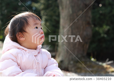 一個1歲的女孩的畫像 38403210