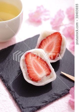 Strawberry Daifuku 38403693