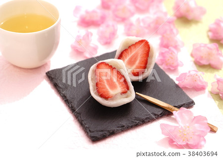 Strawberry Daifuku 38403694