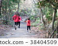 孩子們跑得很好 38404509