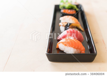 mixed sushi set 38406004