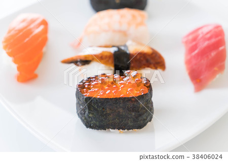 mixed sushi set 38406024