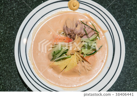 Japanese Cold Noodles Salad 38406441