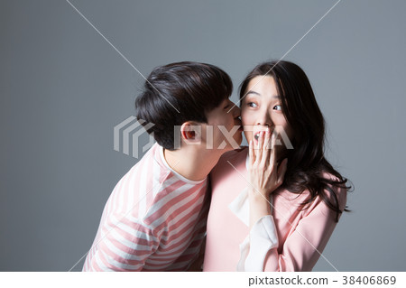 夫婦青年幸福運動親吻 夫婦青年幸福運動親吻 38406869
