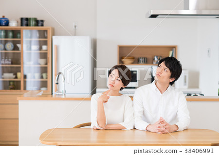 一對年輕夫婦 38406991