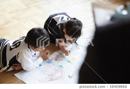 為考試畫畫 38409668