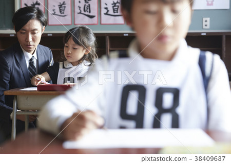 考試考場 考試考場 38409687