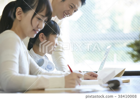 Girl and parents studying Girl and parents studying 38410008