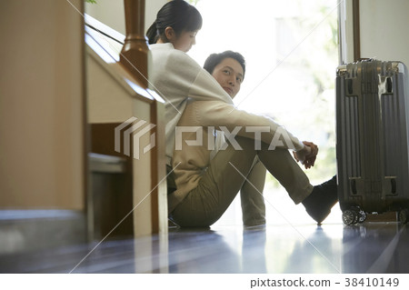 Daughter who is sweetened by her father Daughter who is sweetened by her father 38410149