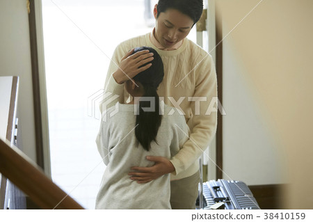 被她父親加糖的女兒 被她父親加糖的女兒 38410159