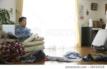 妻子出門回家 妻子出門回家 38410526