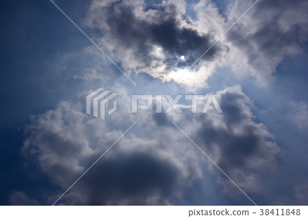  藍天和雲彩 38411848