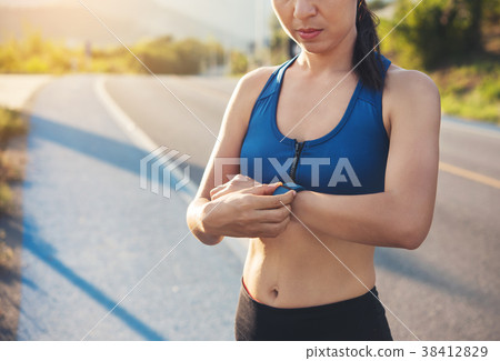 beauty woman jogger ready to run set 38412829
