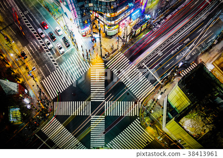 Sukiyabashi交叉路口的圖像 Sukiyabashi交叉路口的圖像 38413961