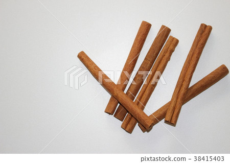 Cinnamon sticks 38415403