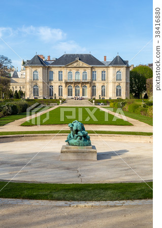 Rodin is a French sculptor. Rodin Museum in Paris Rodin is a French sculptor. Rodin Museum in Paris 38416880