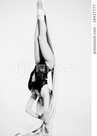 Perfect acrobatic mastership 38417777