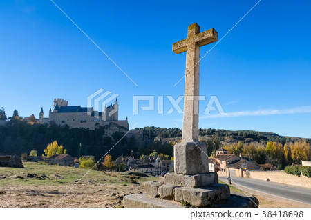 Segovia Alcazar and the Cross of La Veracruz 38418698