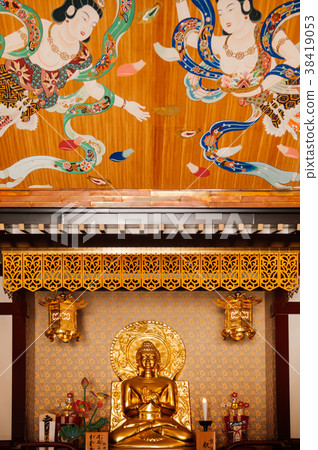 Ancient golden Buddha image Kawasaki Daishi Temple 38419053