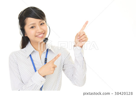 A smiling operator to instruct 38420128