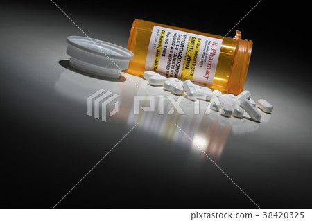 Hydrocodone Prescription Bottle Non Proprietary  38420325