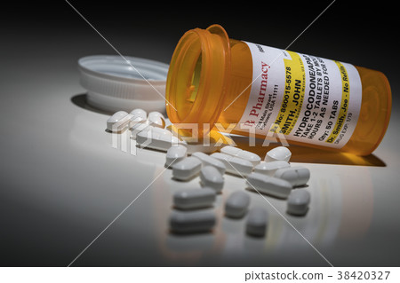 Hydrocodone Prescription Bottle Non Proprietary  38420327