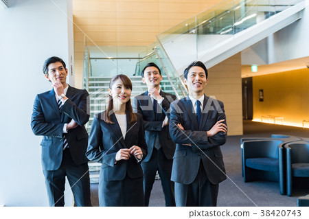 Businessman, office building, entrance Businessman, office building, entrance 38420743