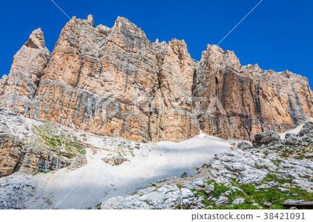 Sass Pordoi south face (2952 m)in Gruppo del Sella 38421091