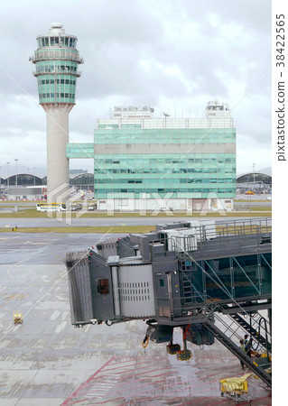 Airport terminal, office building, boarding tool 38422565