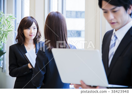 企業個人計算機辦公室女性男性 38423948