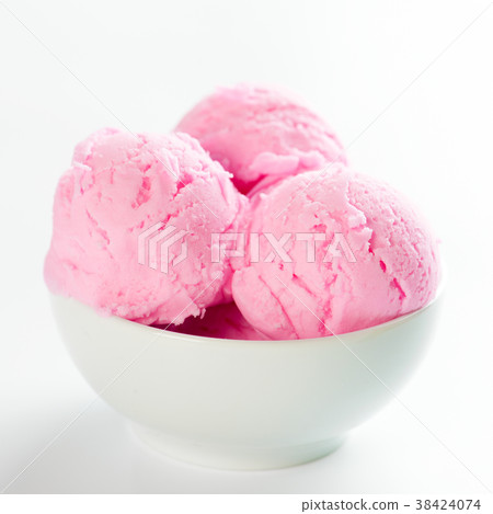 Strawberry ice cream bowl 38424074
