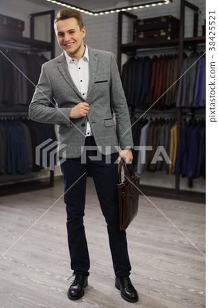 Perfect to the last detail. Modern businessman 38425521