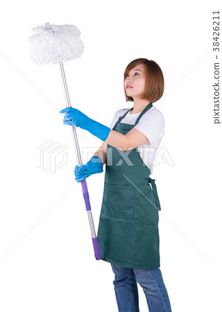 家庭主婦使用拖把清潔高處 38426211