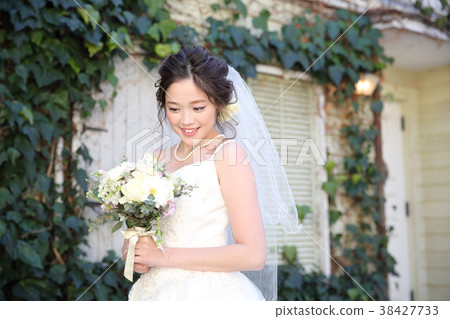Cute bride Cute bride 38427733