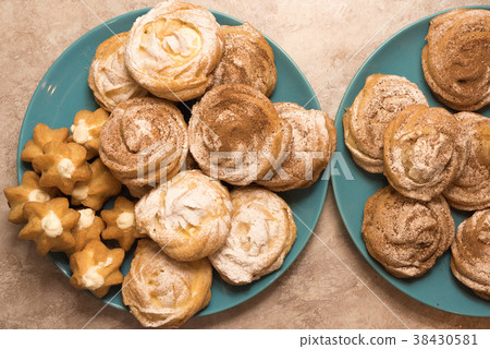Cake profiteroles and Shu on a platter Cake profiteroles and Shu on a platter 38430581