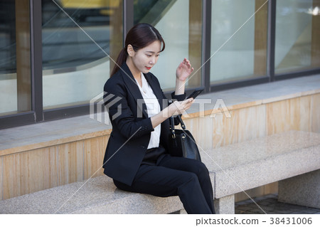 年輕的女人 年輕的女人 38431006