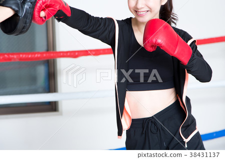 Young men and women (boxing) Young men and women (boxing) 38431137