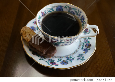 Biscotti and Coffee (Biscotti and Coffee) 38431262