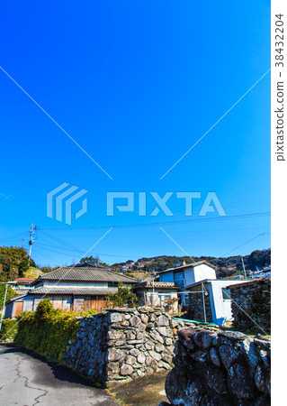 Outside sea stone pile village scenery Ishizukiji and Ishigaki Nagasaki sunset road [Nagashi, Nagasaki-shi, Tokai Town] 38432204