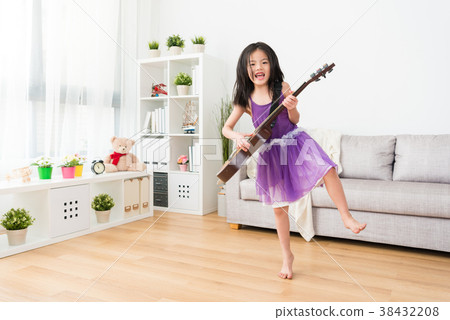 girl shake her body. girl shake her body. 38432208