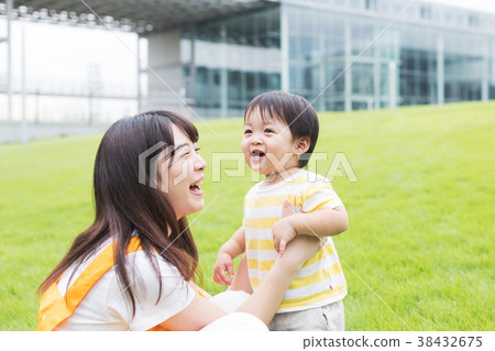 Childcare image 38432675