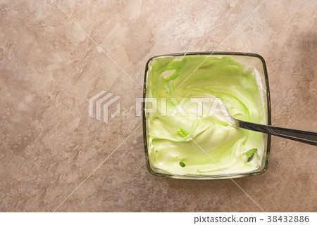 Preparation of cream for merengue 38432886