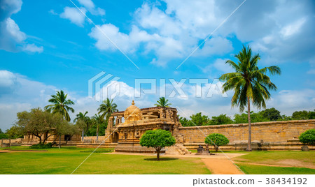 view of the ancient Gangaikonda Cholapuram Temple 38434192