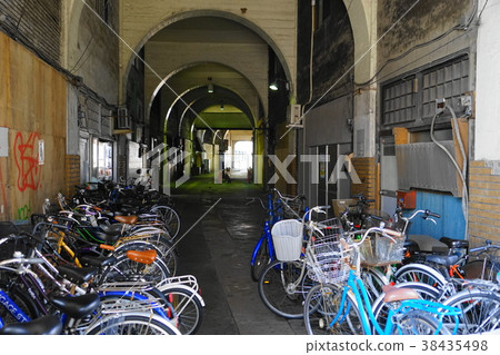 2月橫濱鶴見線國道公路站地下通道走道 38435498