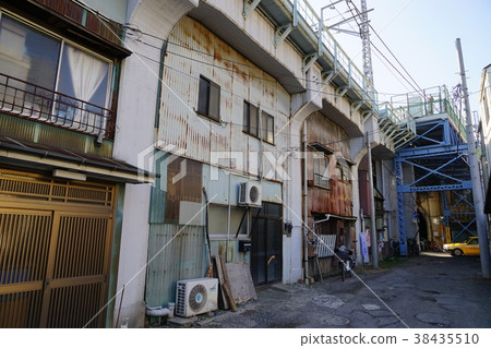 February Yokohama Tsurumi Line National Highway Station underpass overpass 38435510