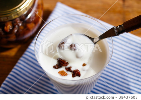 Yogurt and raisins vinegar 38437605