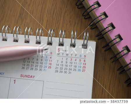 Business image · Calendar · Datebook · Women · May Business image · Calendar · Datebook · Women · May 38437739