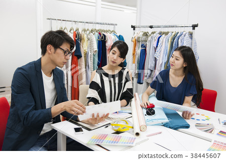 滿足服裝會議服裝的商人 38445607