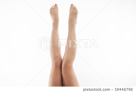年輕女性的腳部分裸腳 年輕女性的腳部分裸腳 38448798